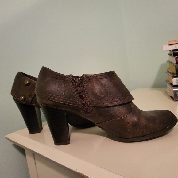 Beautiful brown ankle boots - Picture 2 of 5